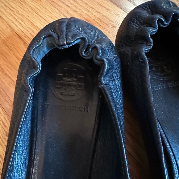 Tory Burch back ballet. Good condition. They’ll ship in a Tory Burch sho… - Picture 4 of 4